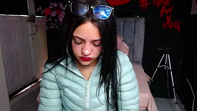 Violettasquirt online show from 2, 3, 2026