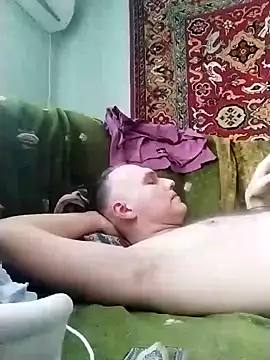 Pineapple04 online show from 13, 1, 2025