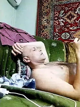 Pineapple04 online show from 31, 1, 2025