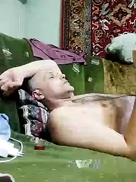 Pineapple04 online show from 1, 3, 2025