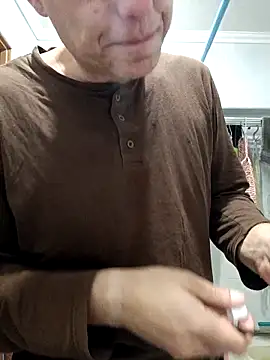 Pineapple04 online show from 10, 10, 2025