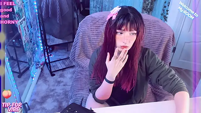 Toxic Ellies online show from 25, 2, 2025