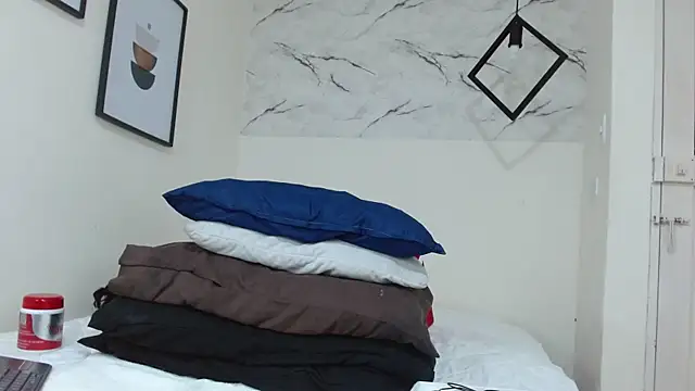 Snapshot of EvaMills1 chatting on 10, 11, 2025 EvaMills1 online show from 10, 11, 2025