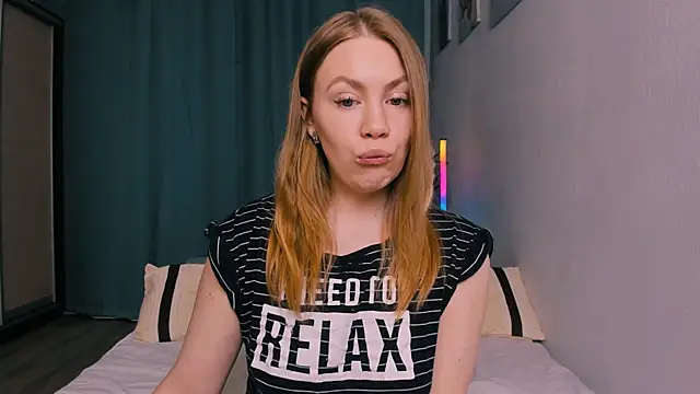 InsatiableFoxX online show from 8, 4, 2026