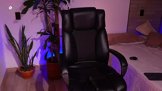 Snapshot of sammy_laszlow chatting on 21, 12, 2025 sammy laszlow online show from 21, 12, 2025