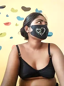 Snapshot of Lina-Rose chatting on 1, 3, 2025 Lina-Rose online show from 1, 3, 2025