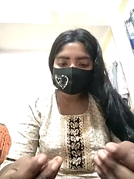 Snapshot of Lina-Rose chatting on 2, 3, 2025 Lina-Rose online show from 2, 3, 2025