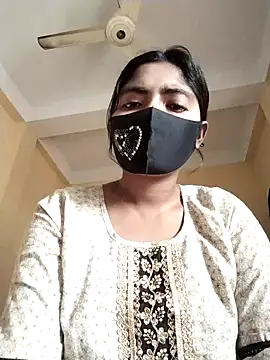 Snapshot of Lina-Rose chatting on 3, 3, 2025 Lina-Rose online show from 3, 3, 2025