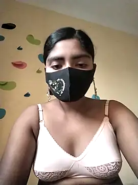 Snapshot of Lina-Rose chatting on 5, 3, 2025 Lina-Rose online show from 5, 3, 2025