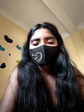 Snapshot of Lina-Rose chatting on 5, 3, 2025 Lina-Rose online show from 5, 3, 2025