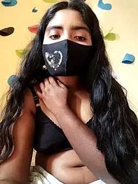 Snapshot of Lina-Rose chatting on 6, 3, 2025 Lina-Rose online show from 6, 3, 2025