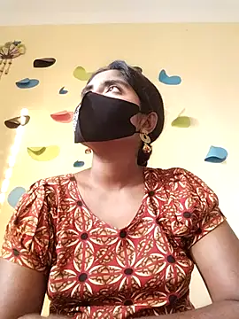 Snapshot of Lina-Rose chatting on 7, 3, 2025 Lina-Rose online show from 7, 3, 2025