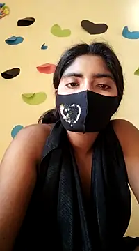 Snapshot of Lina-Rose chatting on 7, 3, 2025 Lina-Rose online show from 7, 3, 2025