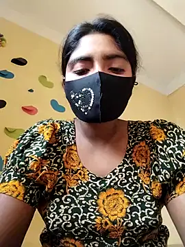 Snapshot of Lina-Rose chatting on 8, 3, 2025 Lina-Rose online show from 8, 3, 2025