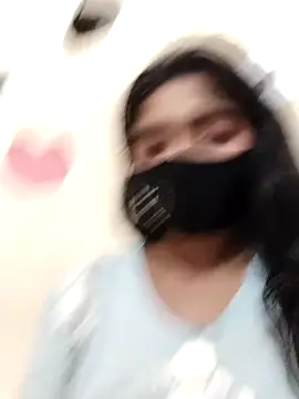 Snapshot of Lina-Rose chatting on 10, 3, 2025 Lina-Rose online show from 10, 3, 2025