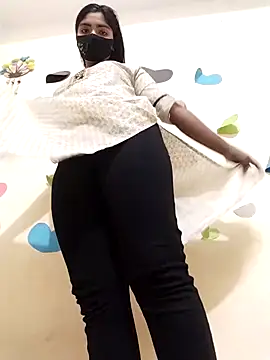 Snapshot of Lina-Rose chatting on 20, 3, 2025 Lina-Rose online show from 20, 3, 2025