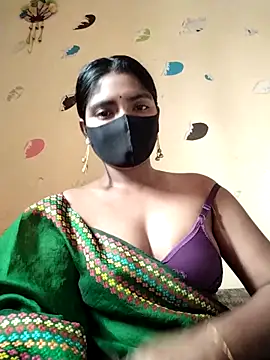 Snapshot of Lina-Rose chatting on 11, 9, 2025 Lina-Rose online show from 11, 9, 2025