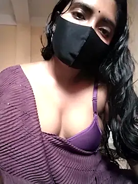 Snapshot of Lina-Rose chatting on 9, 10, 2025 Lina-Rose online show from 9, 10, 2025