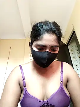 Snapshot of Lina-Rose chatting on 15, 10, 2025 Lina-Rose online show from 15, 10, 2025