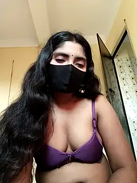 Snapshot of Lina-Rose chatting on 22, 10, 2025 Lina-Rose online show from 22, 10, 2025