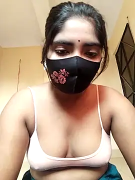 Snapshot of Lina-Rose chatting on 11, 11, 2025 Lina-Rose online show from 11, 11, 2025