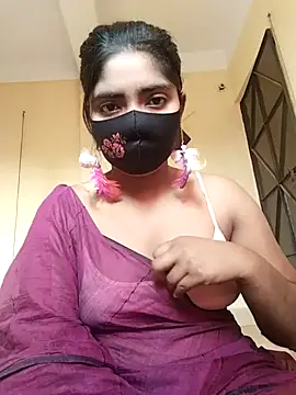 Snapshot of Lina-Rose chatting on 14, 11, 2025 Lina-Rose online show from 14, 11, 2025