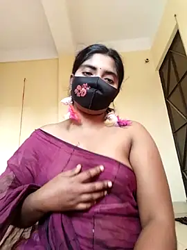 Snapshot of Lina-Rose chatting on 16, 11, 2025 Lina-Rose online show from 16, 11, 2025