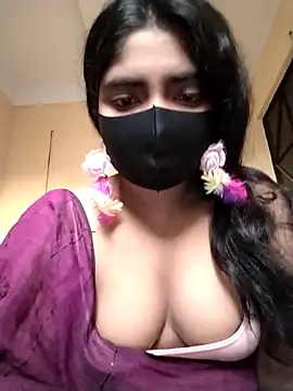 Snapshot of Lina-Rose chatting on 20, 11, 2025 Lina-Rose online show from 20, 11, 2025