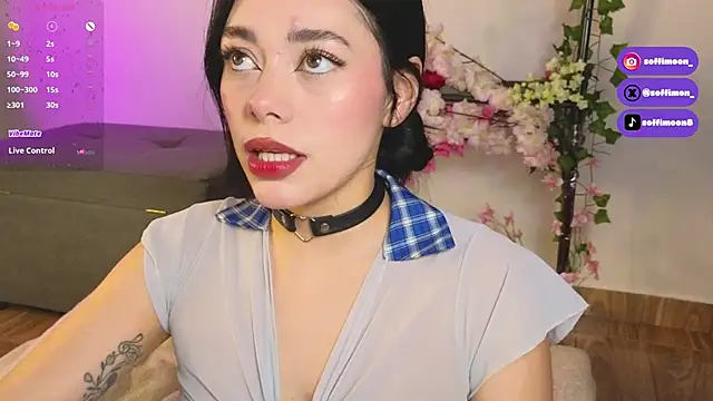 Snapshot of Soffimoon_ chatting on 11, 10, 2025 Soffimoon online show from 11, 10, 2025