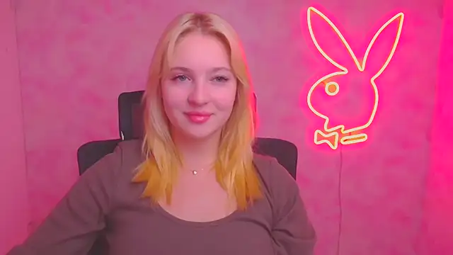 Snapshot of Milka_kiss_ chatting on 14, 10, 2025 Milka kiss online show from 14, 10, 2025