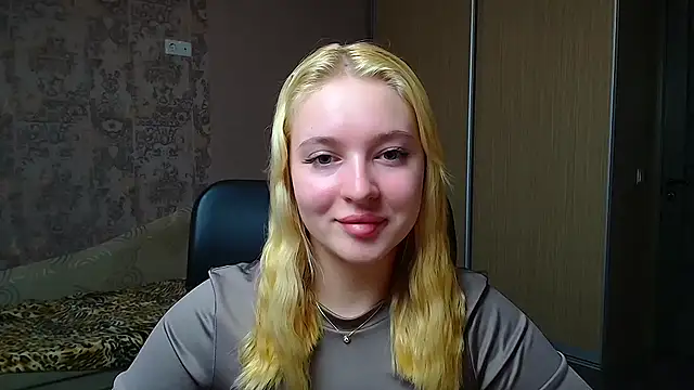 Snapshot of Milka_kiss_ chatting on 2, 12, 2025 Milka kiss online show from 2, 12, 2025