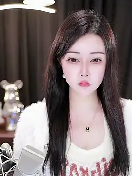 Qiaoqiao  online show from 2, 1, 2025