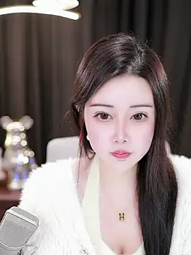 Qiaoqiao  online show from 2, 1, 2025