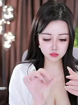 Qiaoqiao  online show from 6, 1, 2025