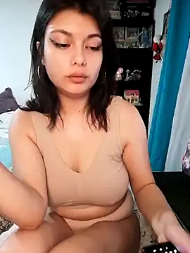 mia  katt online show from 23, 12, 2024