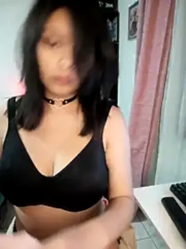 mia  katt online show from 1, 1, 2025