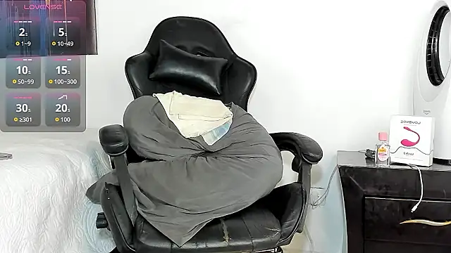 Snapshot of tizziano_castillo_ chatting on 9, 3, 2026 tizziano castillo online show from 9, 3, 2026