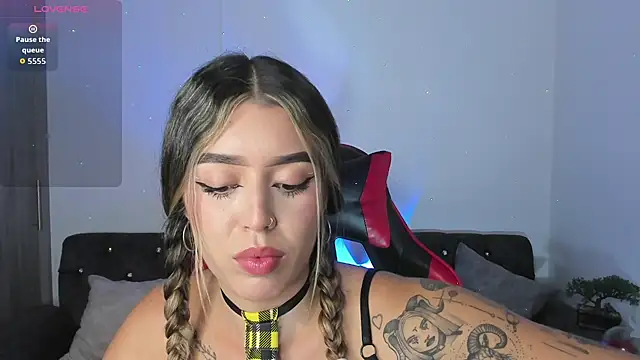 Snapshot of zoee_jackson chatting on 14, 10, 2025 zoee jackson online show from 14, 10, 2025