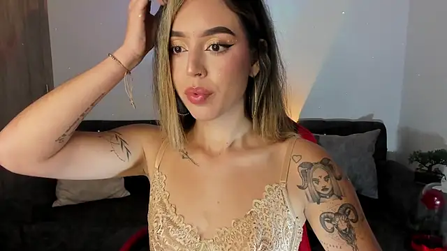 Snapshot of zoee_jackson chatting on 19, 10, 2025 zoee jackson online show from 19, 10, 2025