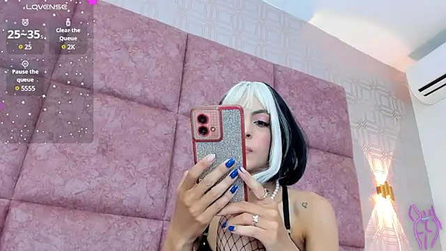 LilitRobins online show from 9, 1, 2025