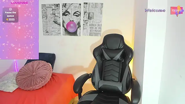 MEGANTARLY09 online show from 7, 2, 2025