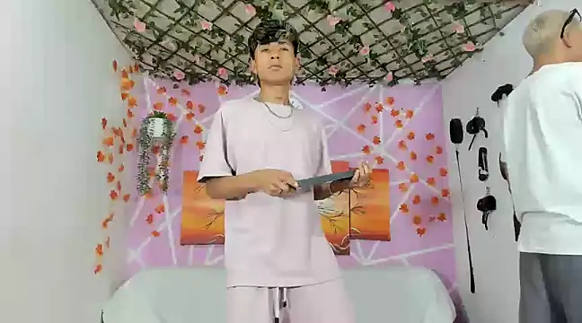 Snapshot of Fresahot2005 chatting on 9, 3, 2025 Fresahot2005 online show from 9, 3, 2025