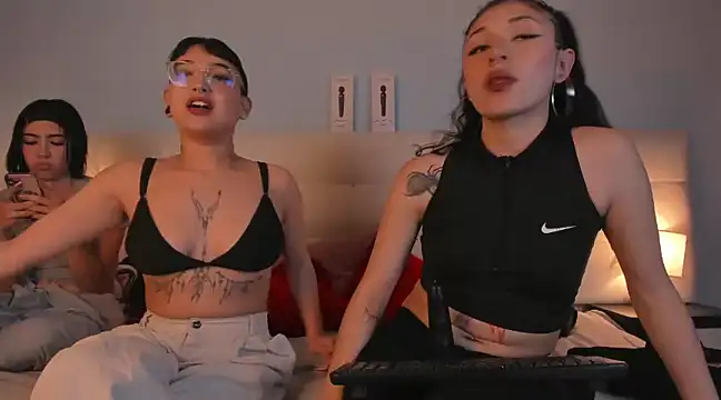 Snapshot of Cintya_Kros chatting on 11, 1, 2025 Cintya Kros online show from 11, 1, 2025