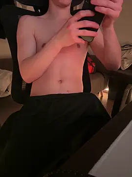 Snapshot of gostos__oo chatting on 6, 4, 2026 gostos oo online show from 6, 4, 2026