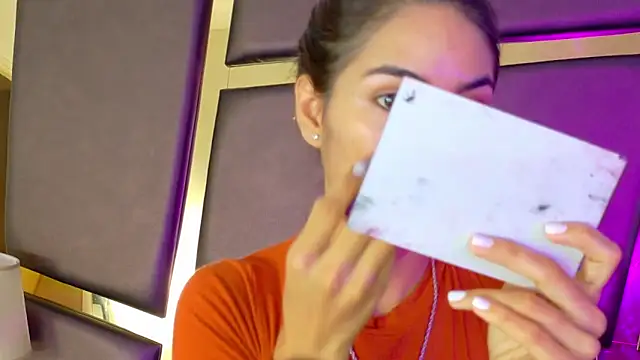 NicoleEsposito online show from 18, 10, 2025