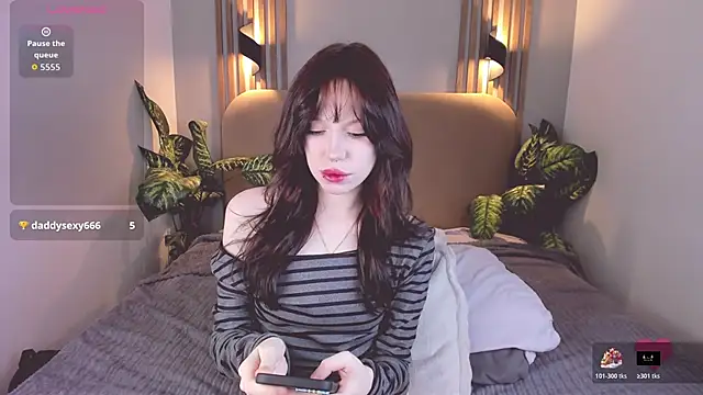 NikkiMiltons online show from 14, 12, 2025