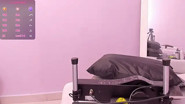 Maddyjohnsonn online show from 10, 12, 2024