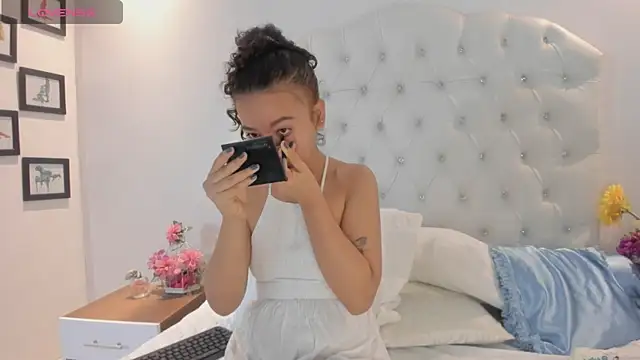 brithany rousee online show from 15, 11, 2025