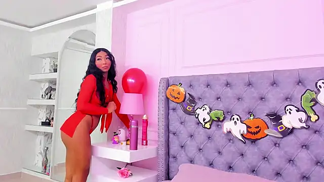 HaileeRoberts online show from 12, 10, 2025