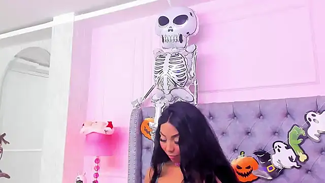 HaileeRoberts online show from 1, 11, 2025